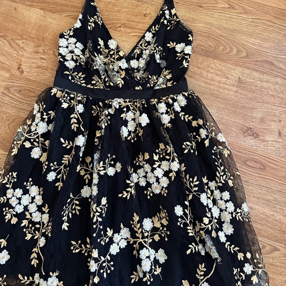 EXPRESS Black Floral Mini Dress Size 0 Tulle - Picture 12 of 15
